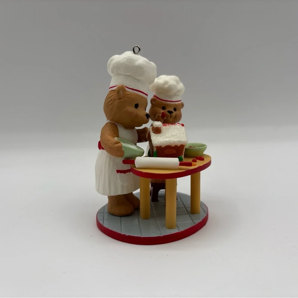 Hallmark Keepsake Ornament 2013 Busy Bakers Christmas Tree Ornament Artist Craft